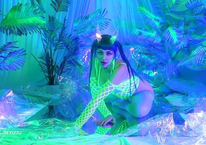 NEON 2.0 SPIT SLUT